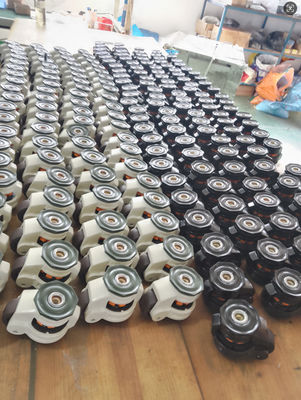 Premium Heavy Duty Adjustable Leveling Casters 86mm 110mm Dengan Roda Nylon Untuk Mobilitas yang lancar