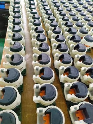 Premium Heavy Duty Adjustable Leveling Casters 86mm 110mm Dengan Roda Nylon Untuk Mobilitas yang lancar